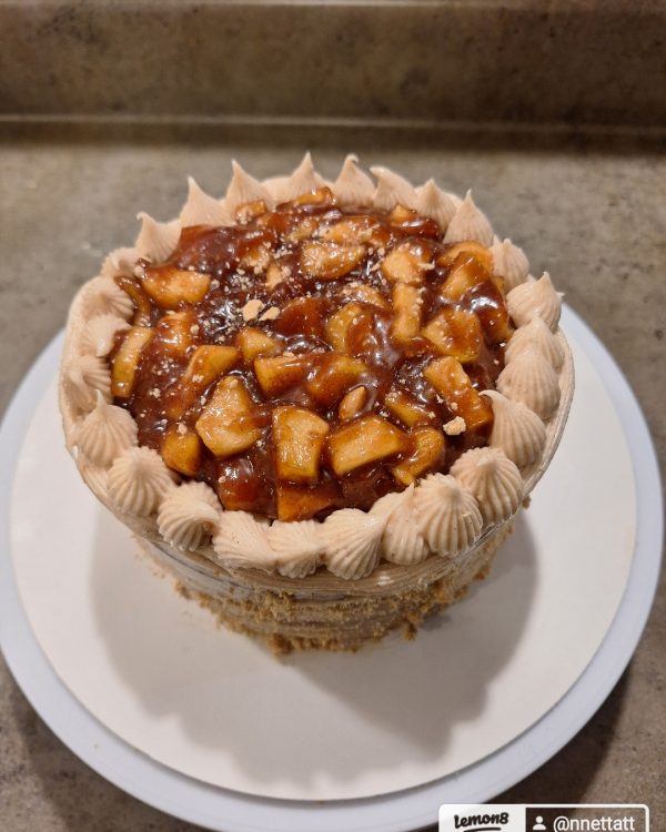 Apple Pie Cinnamon Cake
